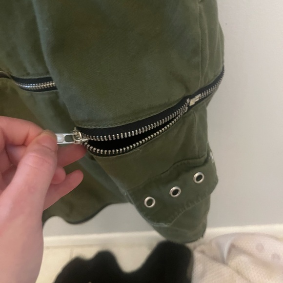 Army Green Social Collision Zipper Skirt - Picture 6 of 7
